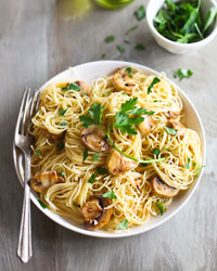 Spaghettini with Mushrooms, Garlic, and Oil